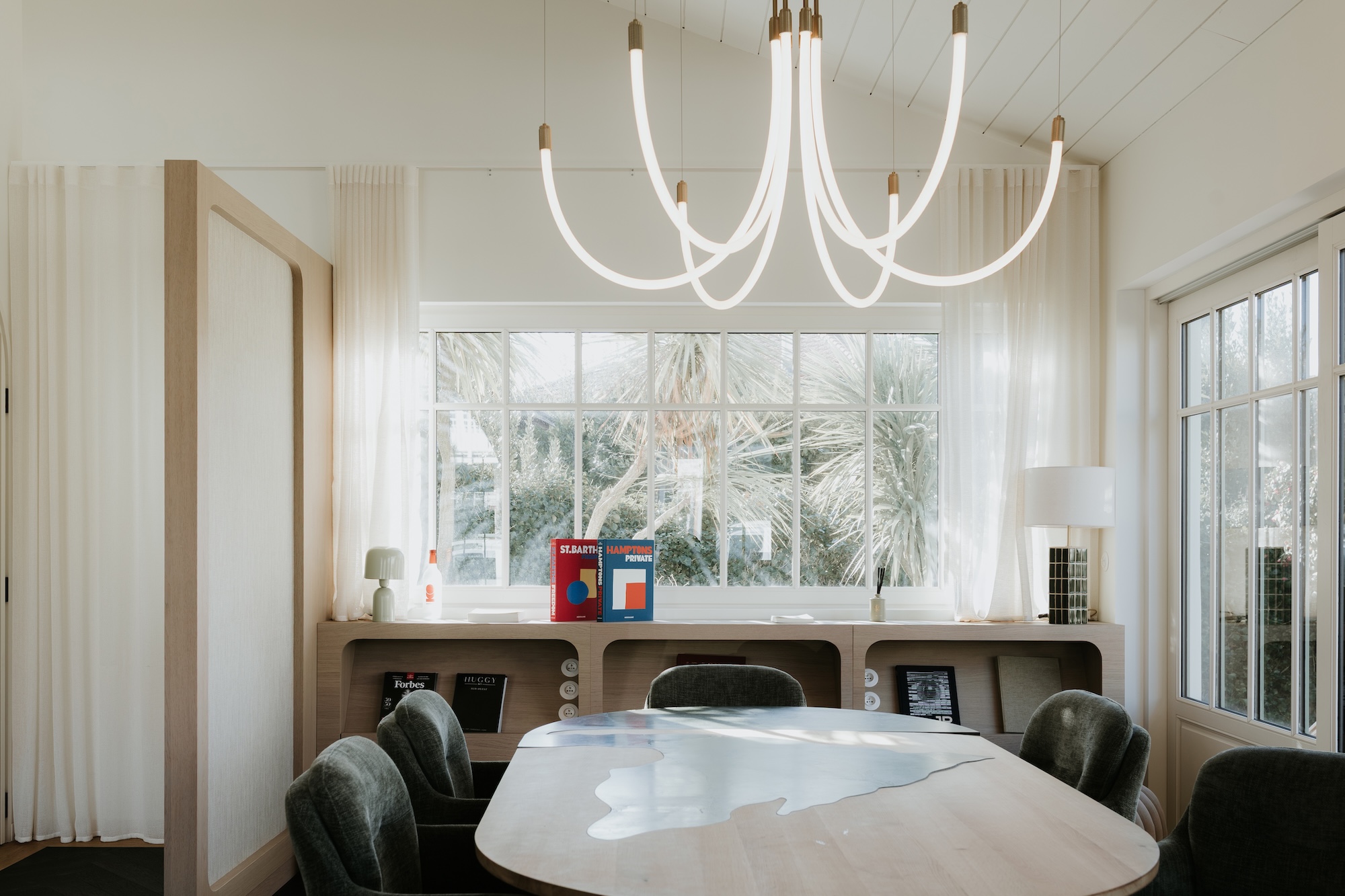 Espace de réception — architecture intérieure villa prestige Cap-Ferret — Vaissié Studio