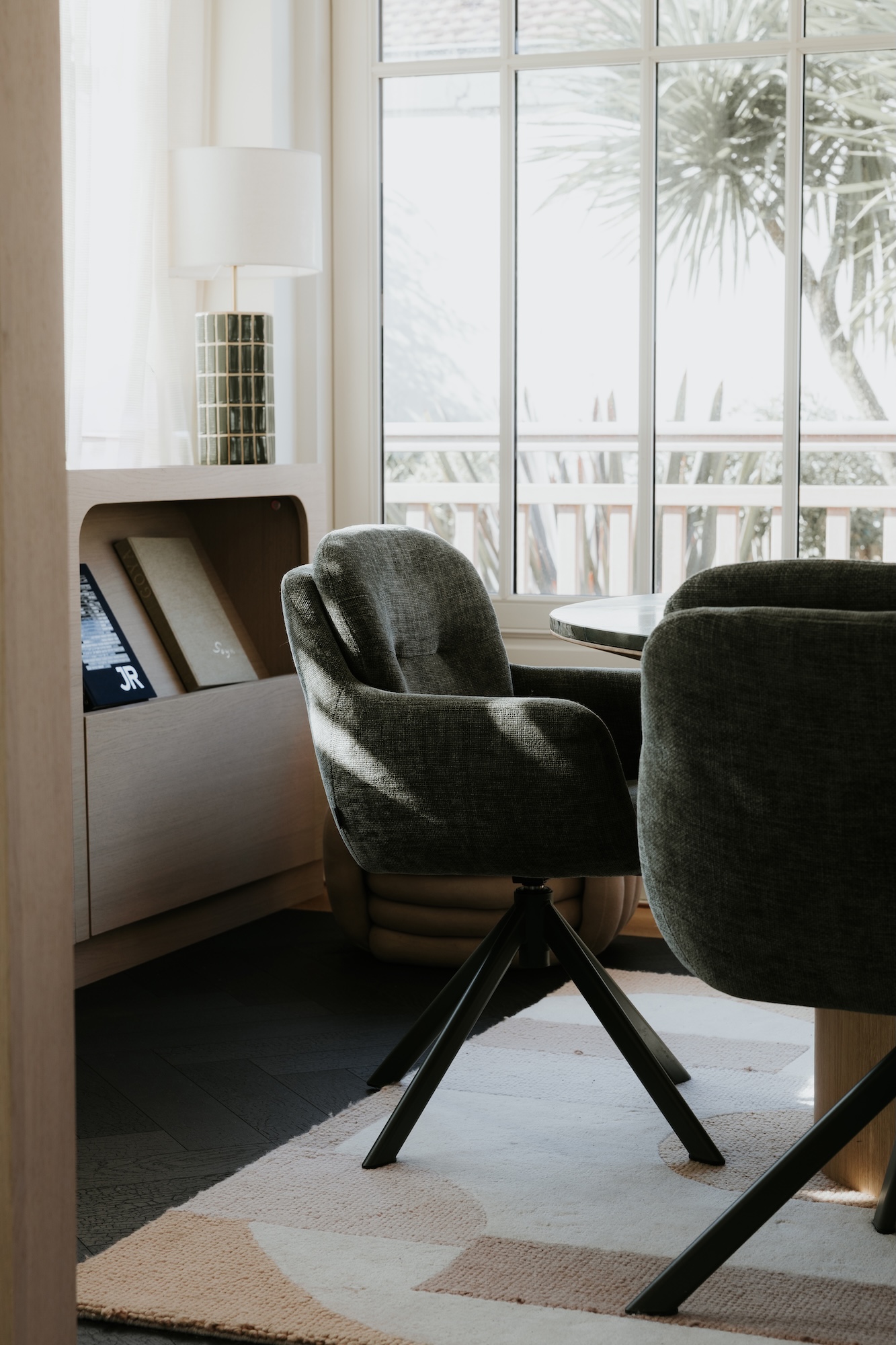 http://Espace%20de%20réception%20—%20architecture%20intérieure%20immobilier%20prestige%20Cap-Ferret%20—%20Vaissié%20Studio