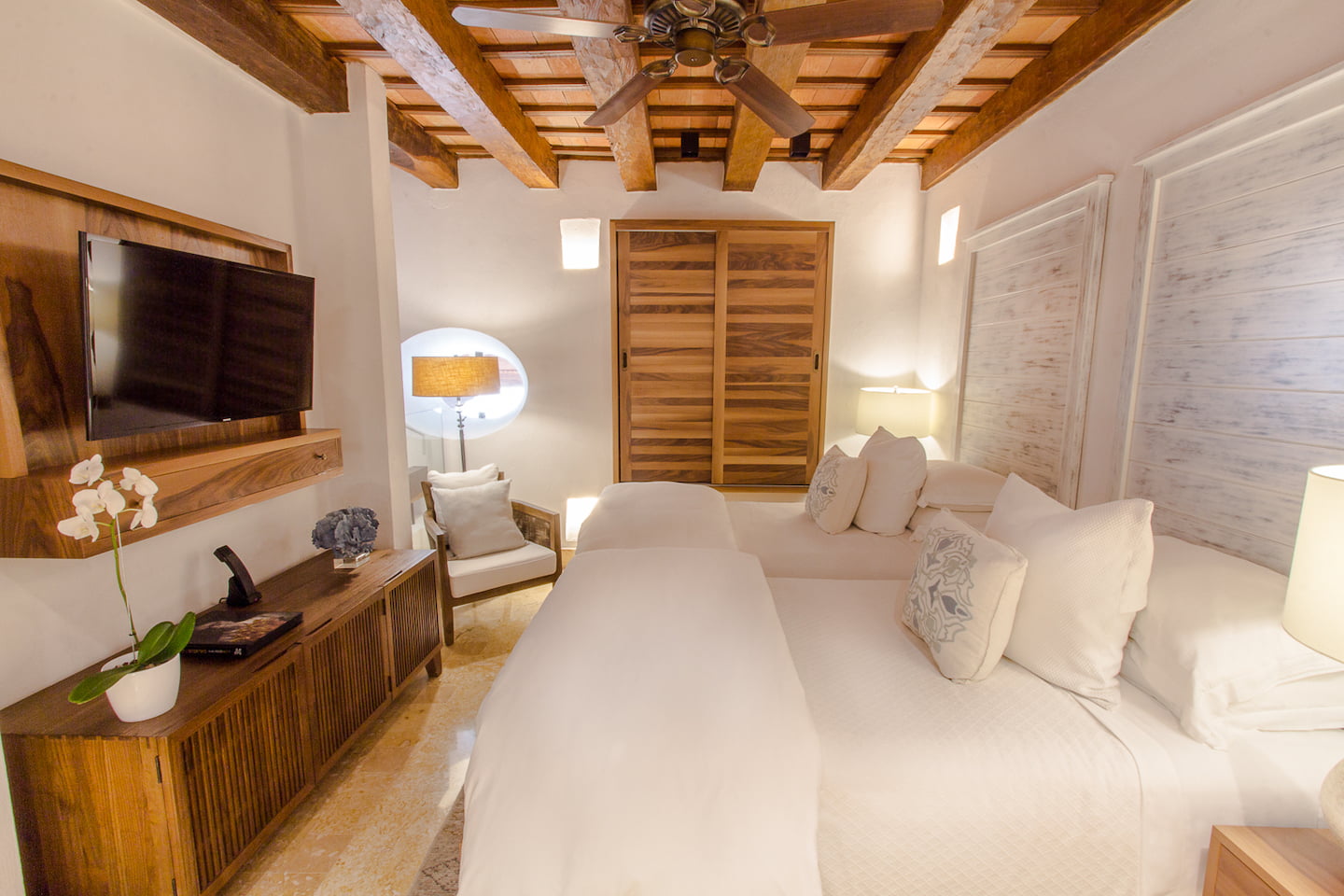 http://04-chambre-mezzanine-suite-hotel-carthagene-vaissiestudio