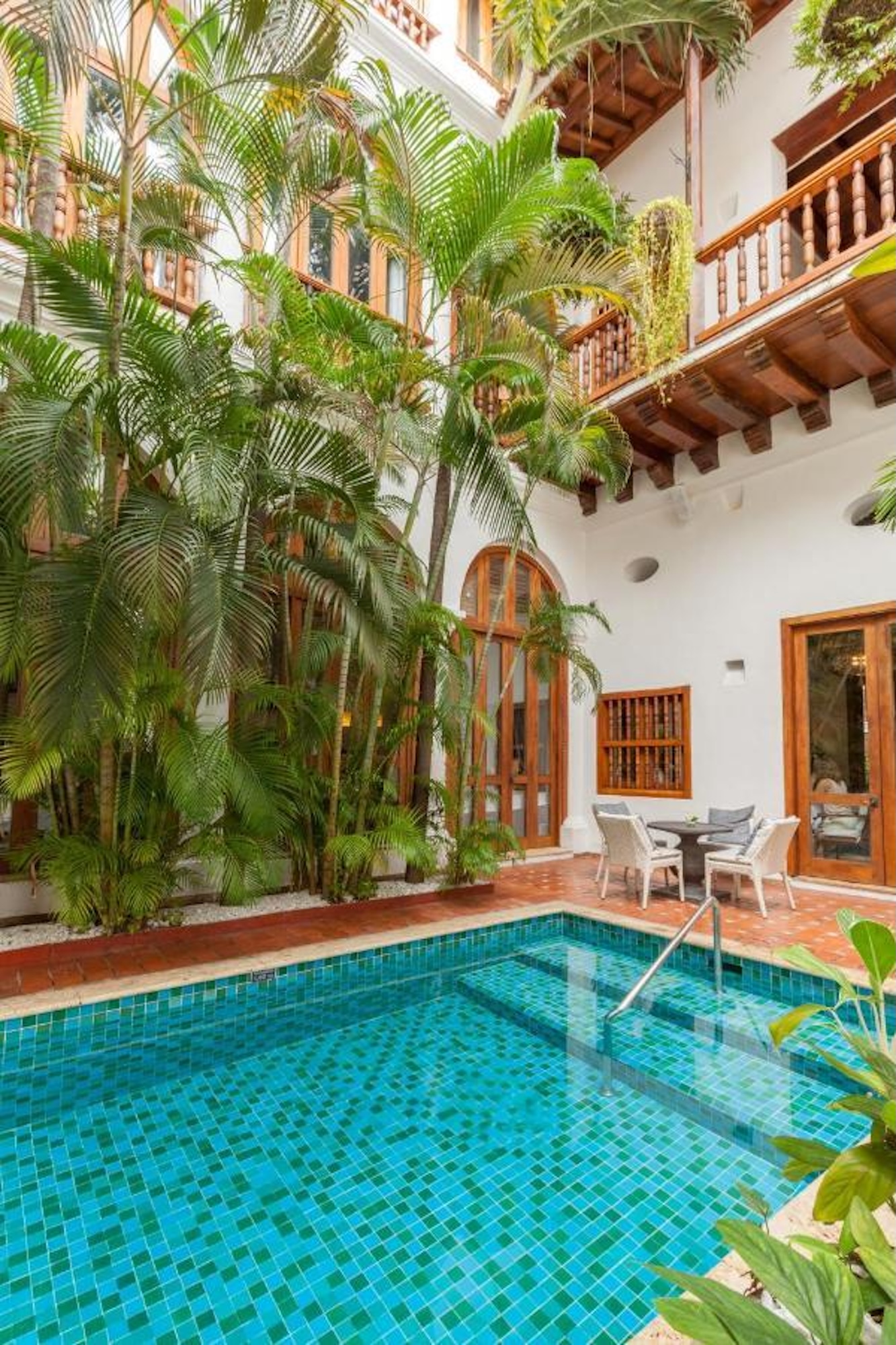 http://10-piscine-hotel-boutique-luxe-vaissiestudio