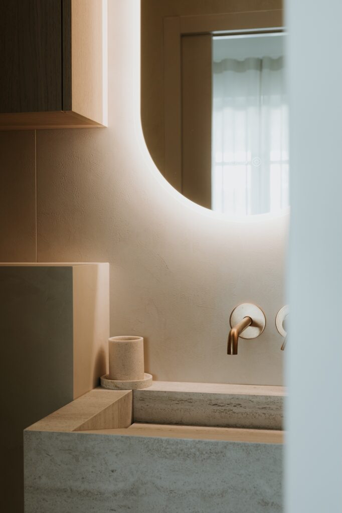 Vasque pierre salle de bain suite hôtelière prestige — Cap-Ferret — Vaissié Studio