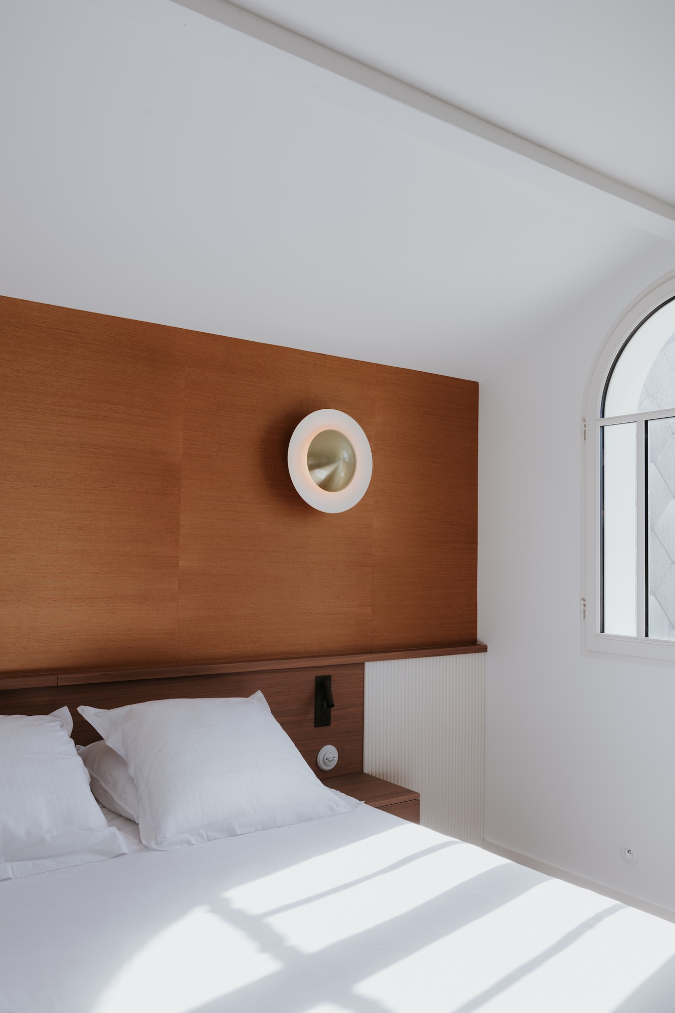 http://Agencement%20sur%20mesure%20—%20Chambre%20suite%20privative%20Hôtel%20Cap-Ferret%20—%20Vaissié%20Studio