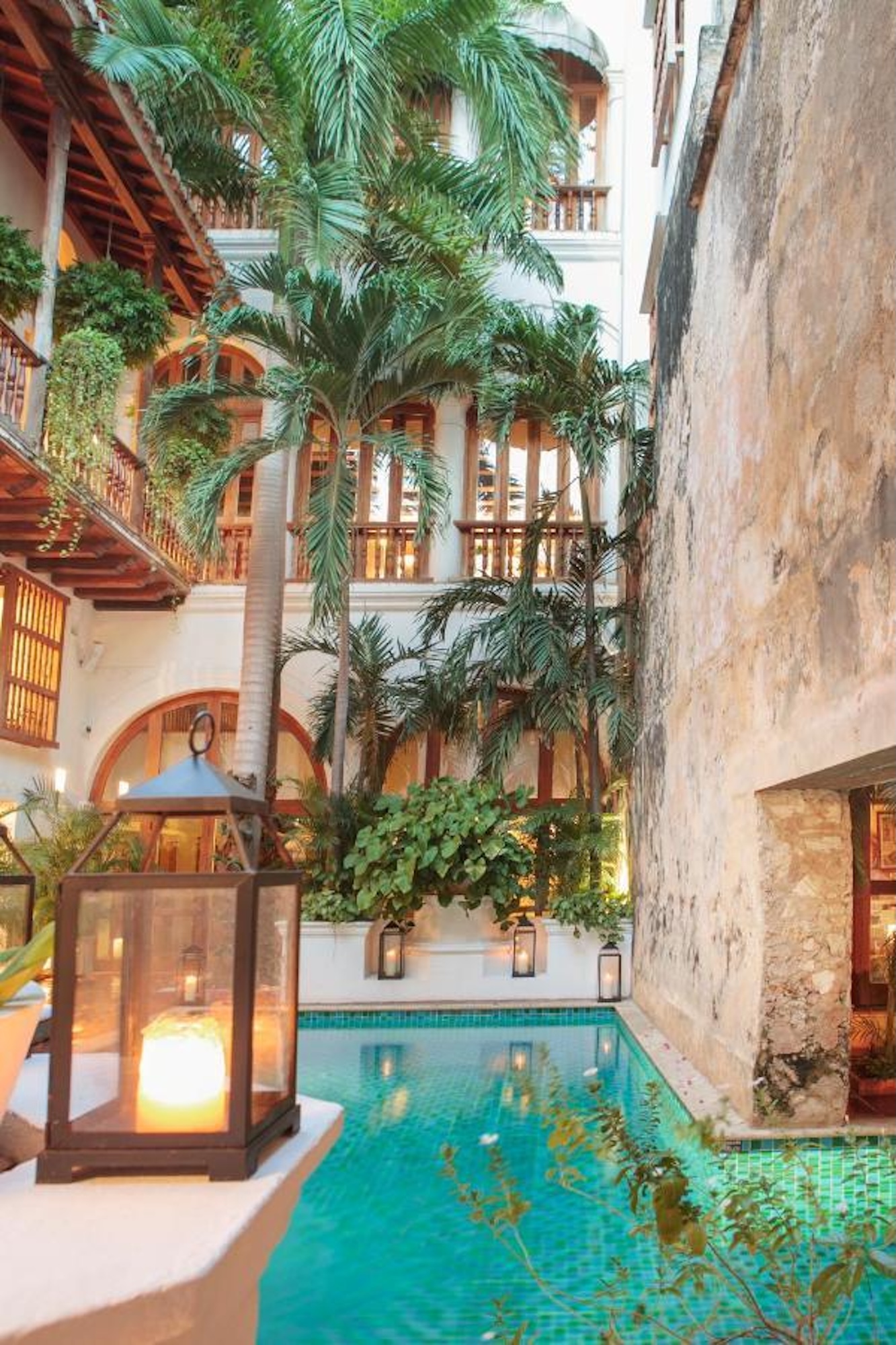 http://13-piscine-hotel-boutique-luxe-vaissiestudio