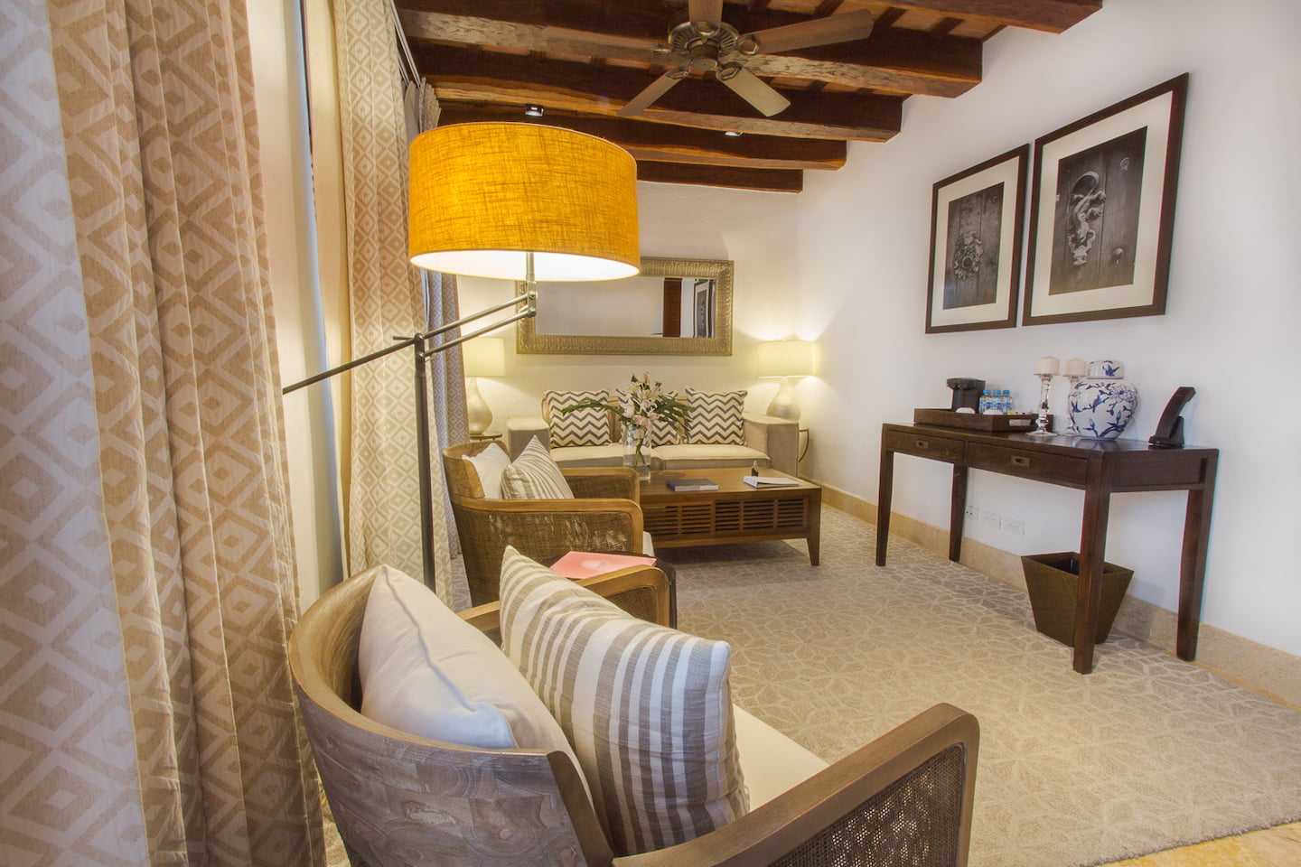 http://14-detail-mobilier-salon-suite-hotel-vaissiestudio
